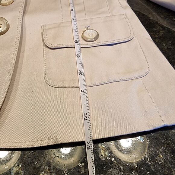 Ann Taylor 3 button blazer pleated back - Picture 4 of 8